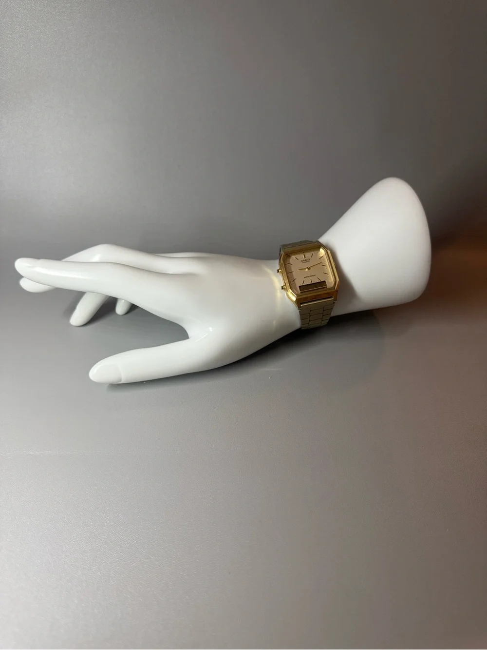 Casio Vintage AQ-230GA-9D Analog Digital Gold Tone Quartz Watch